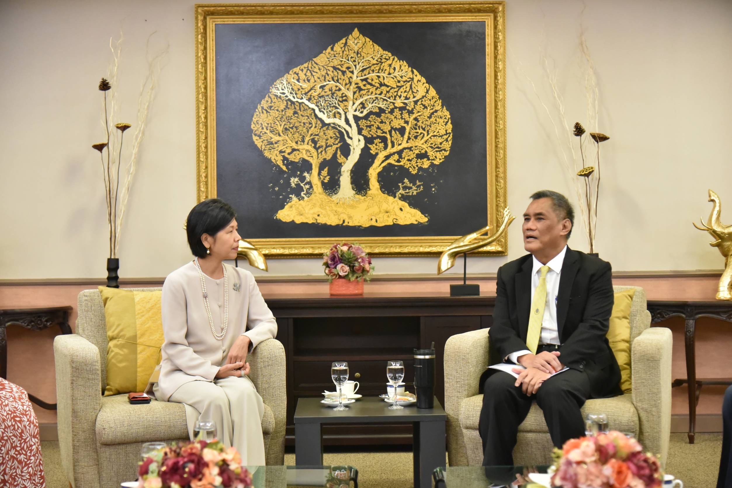 A Courtesy Call by the Canadian Ambassador to the Chairman of the ...